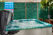 Avocado Hut- HOT TUB, free parking