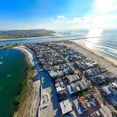Amazing Views/ Beach House & Roof Top Deck/Parking