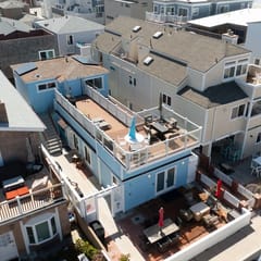 The Sandy Retreat - Steps to Sand | Parking