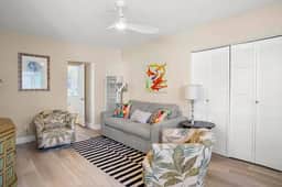 Ben's Beach Bungalow 4, Quaint & Beachy 1BR - Image 3
