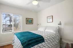 Ben's Beach Bungalow 5, cheery Mission Beach 1BR! - Image 4