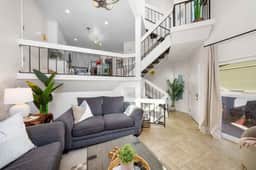 Location Location! Steps to beach, parking - Image 4