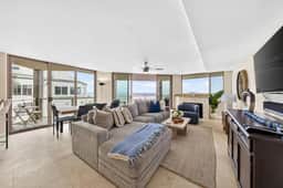 Pacific at your fingertips, best oceanfront views! - Image 3