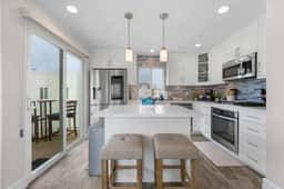 Panoramic Ocean View Huge Rooftop Deck  w/ Parking - Image 5