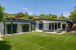 Paradise Retreat - Stunning Views & Serene Elegance - Image 2