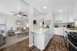 Relaxing Beach Cottage Retreat - Image 3