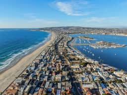 Sunny Mission Beach house, steps to Ocean & Bay! - Image 4