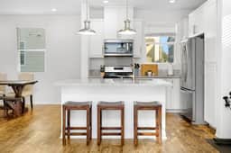 The Beach Hive/Newly remodeled - Image 4