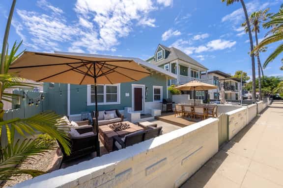 Beach Bay Bungalow w/ Parking & Fire pit - Image 1