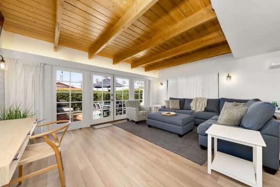 Beautiful Beachside Bliss - Image 1
