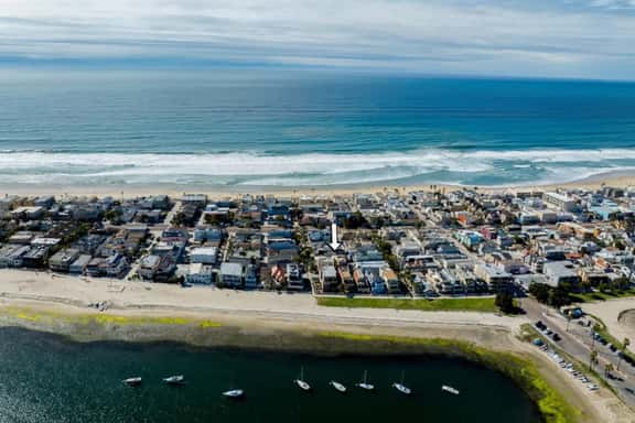 Lovely Mission Beach Retreat - Image 1