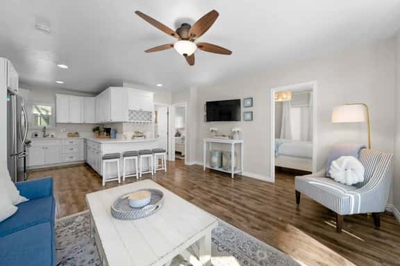 Luxurious Beach Retreat Just 100 steps to the sand - Image 1