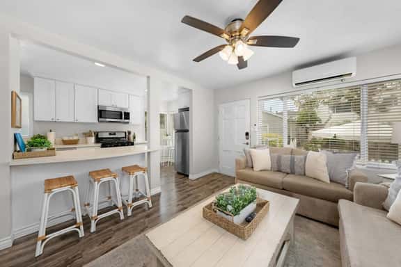Relaxing Beach Cottage Retreat - Image 1