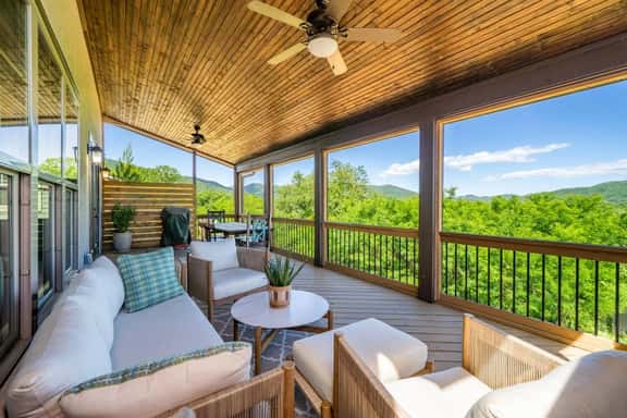 Three Sisters Summit- Mountain Views, Game Room - Image 1