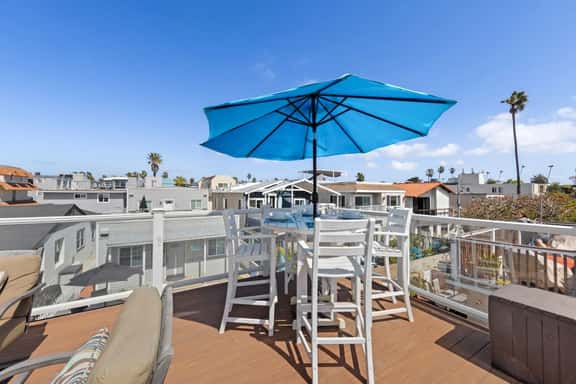 Tidal Retreat- Ocean Views, Parking - Image 1