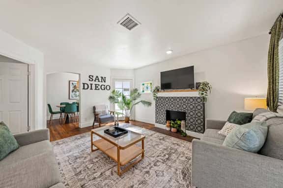 Historic 4BR Home, Parking - Image 1