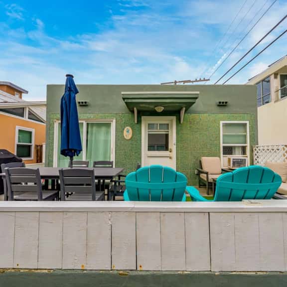 Homey Cottage w/ Ocean View Patio - Image 1