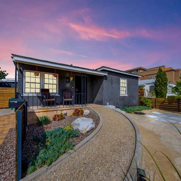 The Succulent House, Parking, Walk to Bay! - Image 1