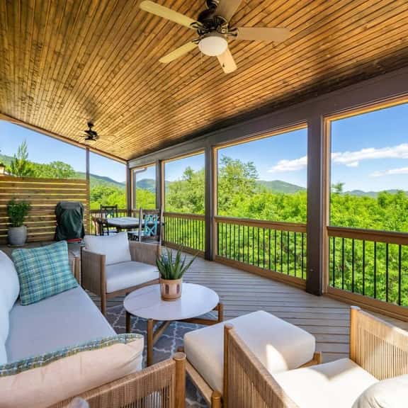Three Sisters Summit- Mountain Views, Game Room - Image 1