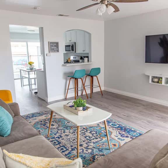 Cozy Coastal Townhome w/ Parking - Image 1