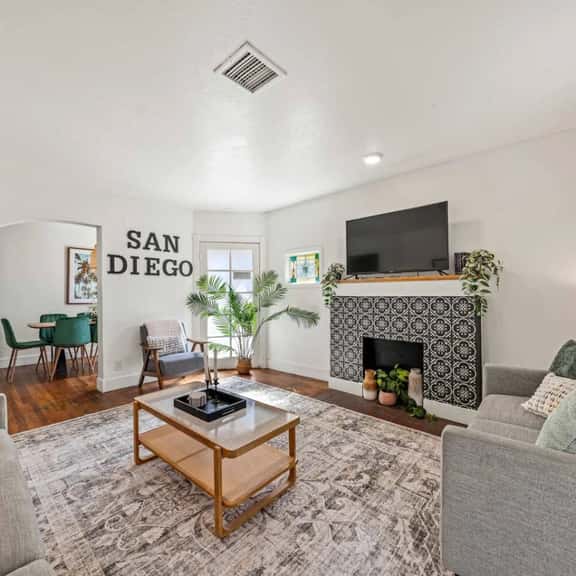 Historic 4BR Home, Parking - Image 1