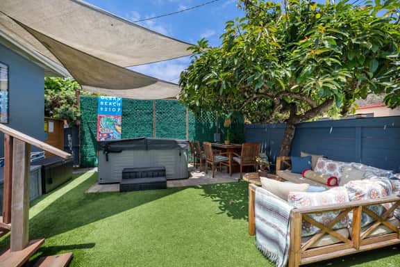 Avocado Hut- HOT TUB, free parking - Image 2