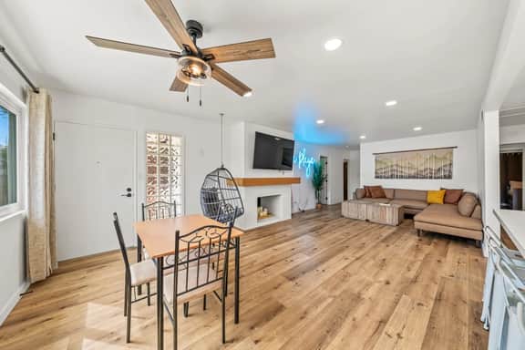 Coastal Farmhouse, Beach, Parking - Image 2