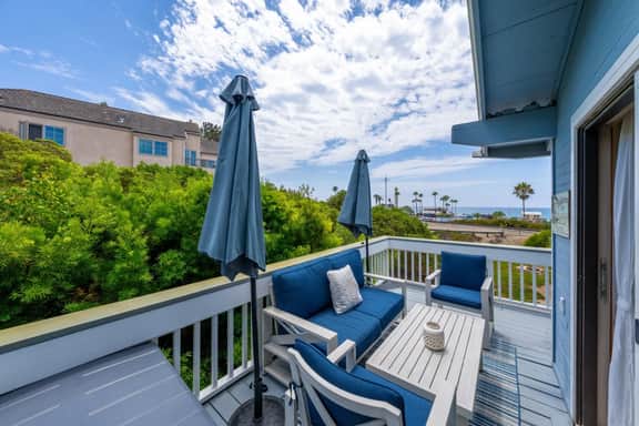 Darling Beach Cottage and Ocean Views - Image 2