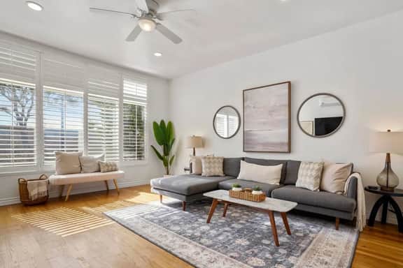 Light & Bright 1BR, 2 mins to Zoo! - Image 2