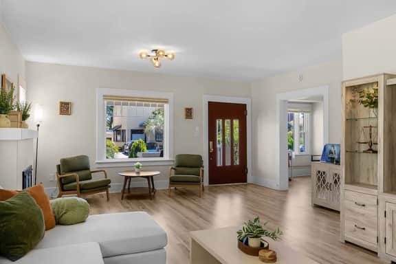 Mission Hills Craftsman; walkable, free parking - Image 2