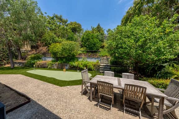 Paradise Retreat - Stunning Views & Serene Elegance - Image 4