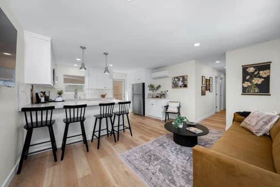 Sophisticated Comfort 2BR Condo w/ Parking - Image 3