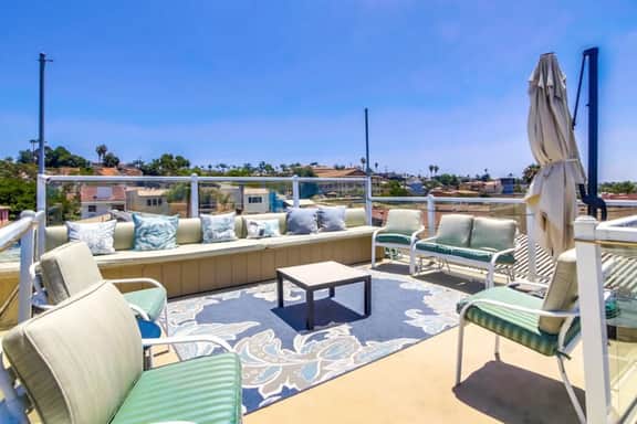 Suite with Rooftop Deck and Ocean Views in Mission - Image 5