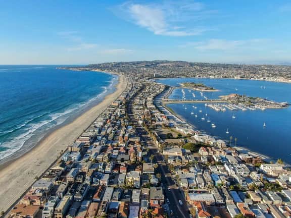 Sunny Mission Beach house, steps to Ocean & Bay! - Image 4