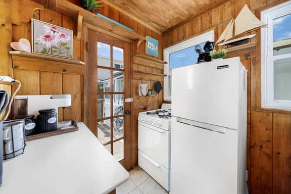 Sweet Escape, walk to beach, dog friendly - Image 3