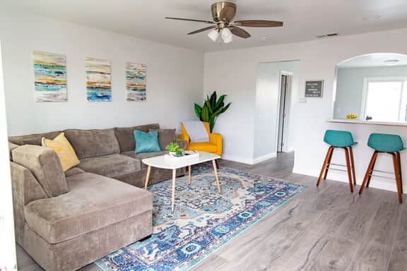 Cozy Coastal Townhome w/ Parking - Image 2